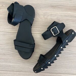 AGL sandals / black leather studded gladiator sandals / size 37.5 US 7.5